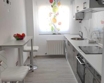 Apartamento con Jacuzzi El Rincón de las Delicias - Saragosse - Cuisine