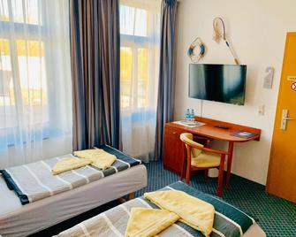 Hotel Pension Petridamm - Rostock - Makuuhuone