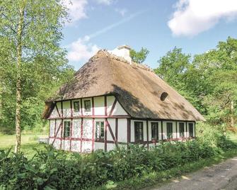3 bedroom amazing home in Gudbjerg Sydfyn - Gudme - Edificio