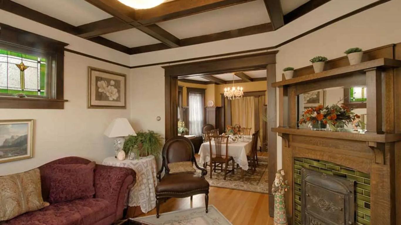 Fisher House Victoria Bed and Breakfast