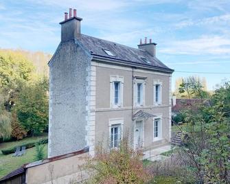 Country House - Garden - Private access to the Loir - La Chartre-sur-le-Loir - Bâtiment