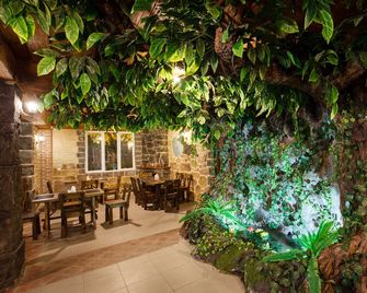 Hotel Gremi Tbilisi - Tbilisi - Patio