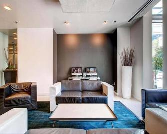 Beautiful 1br | Desk & Wifi | Full Kitchen | Washer/Dryer | Cambridge - كامبريدج - غرفة معيشة