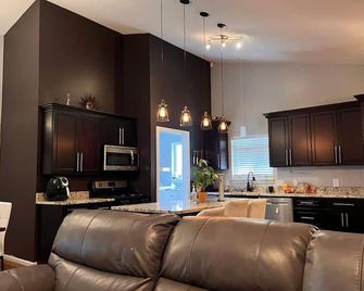 Remodeled and Inviting Free EV Charging Station Level 2 - Fenton - Kitchen