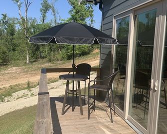 Millstone on the Millpond - Marianna - Binnenhof
