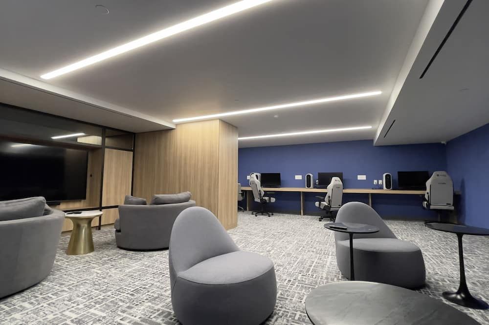 Enjoy a stylish experience at this centrally-located place in LIC - קווינס - טרקלין