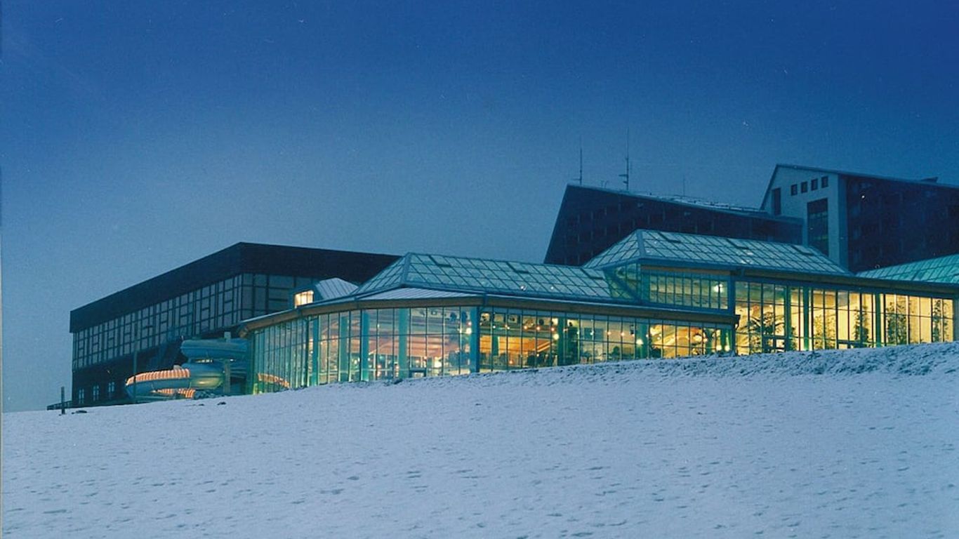 إيفا شوينيك، هوتل آند فيرينبارك