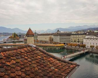 Hitrental Chapel Bridge Apartments - Lucerne - Outdoors view