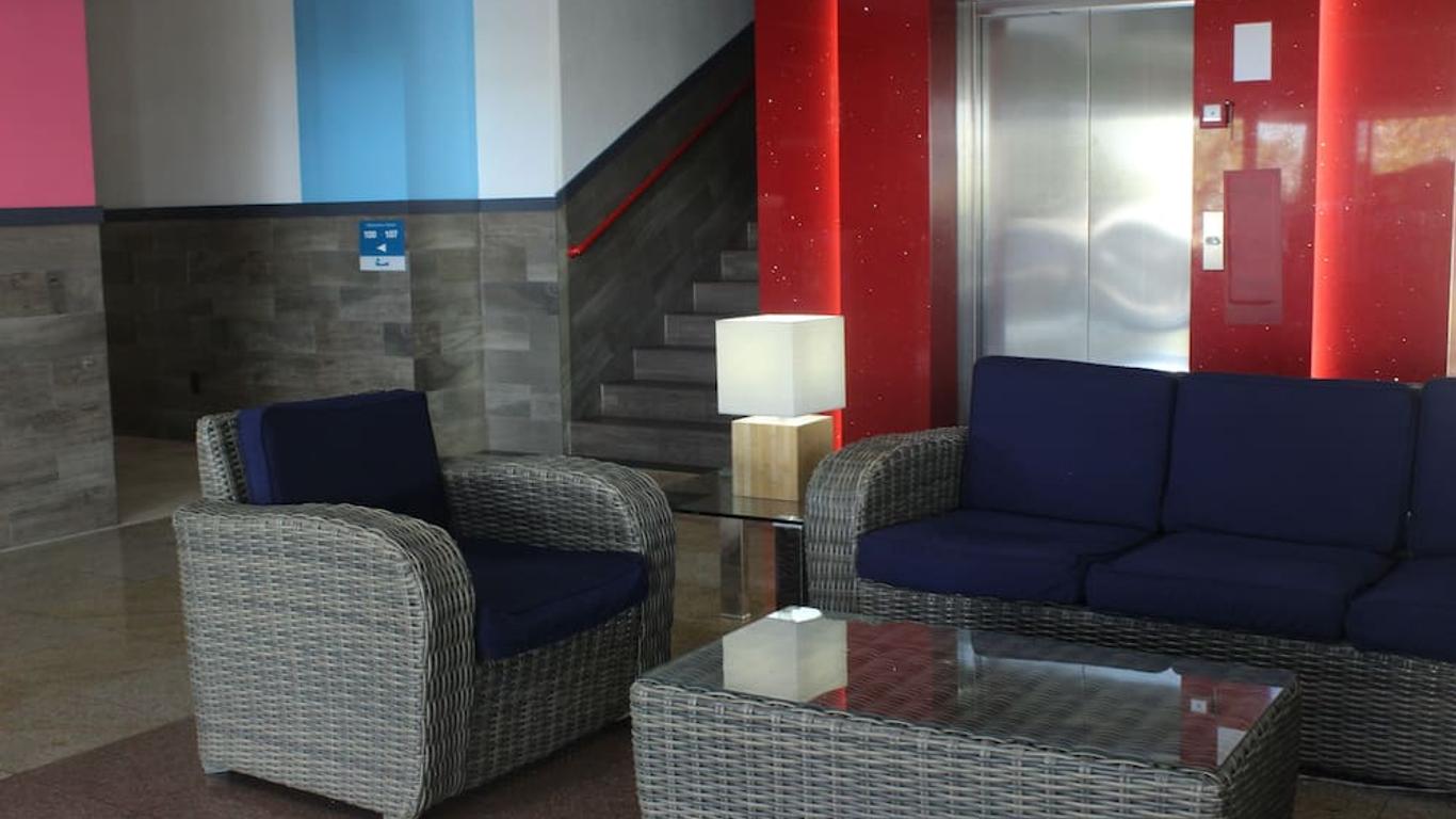 بيفرلي هيلز: هوتل آند بيزنس