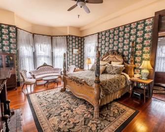 Grand Gables Inn - Palatka