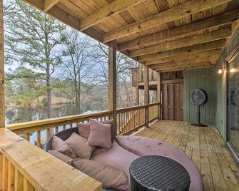 Lakefront and Trailside Escape with Private Dock and Deck - Bella Vista - Balcón