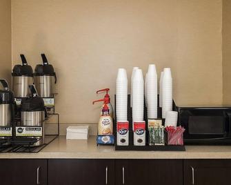 Take An Amazing Vacation! 2 Great Units, Free Parking, Near Medford Square! - Woburn - Buffet