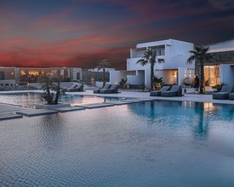 Adama Mykonos Boutique Hotel - Skalados - Piscina
