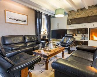 Gite Les Pieux, 4 bedrooms, 8 persons - Les Pieux - Salon