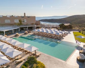 Mangia's Sardinia Resort - Santa Teresa Gallura - Piscina