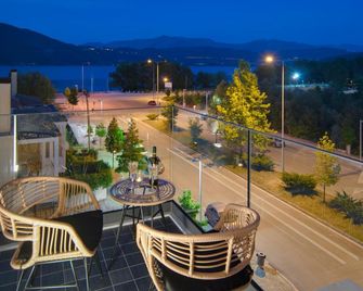 Selin Luxury Residences - Ioanina - Balcón