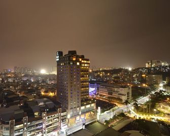 Hotel Regalees - Tamsui District - Outdoor view