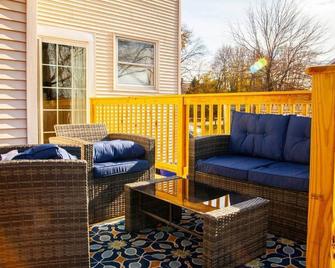 Scenic River View - Enfield - Patio