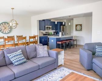 Brand New property available that is exclusively for renting! - State College - Living room