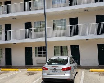 Intown Suites Extended Stay Hattiesburg - Hattiesburg - Edificio