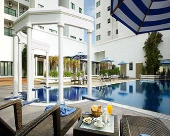 AC Hotel by Marriott Penang - Gelugor - Pool