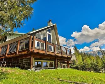 Dog friendly Home on Ski Hill with Hot Tub by StayIn - Fernie - Building