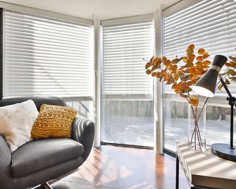 Les Lofts du Mile End-Plateau Mont Royal - Montreal - Living room