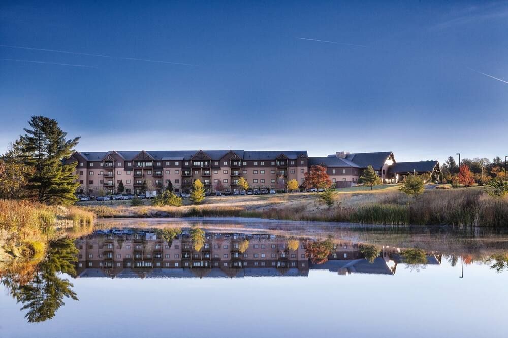 Glacier Canyon Resort With Free access to WaterParks and other Amenities - Baraboo - Gebouw