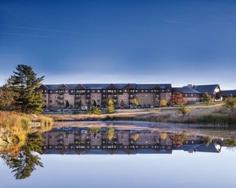 Glacier Canyon Resort With Free access to WaterParks and other Amenities - Baraboo - Gebouw
