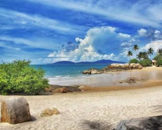 Parai Beach Resort & Spa - Bangka - Sungailiat - Playa