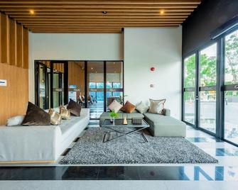 SureStay by Best Western Bangkok Ramintra - Bangkok - Living room
