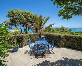 Puna Perch - Te Whare Rangi - Nelson - Innenhof