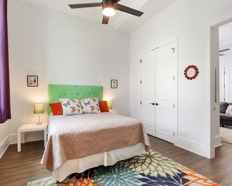 - Sunset Point C, Quiet 1 Bedroom, Private Condo - Close to French Quarter - New Orleans - Bedroom