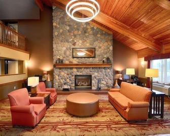 Best Western Plus Minneapolis Northwest - Brooklyn Center - Lounge