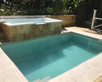 Casa El Arbol - Montezuma - Piscina