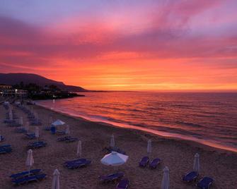 Kernos Beach Hotel & Bungalows - Mália - Beach