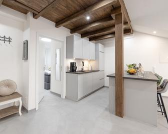 Exclusive (DG) new-build vacation apartment with distant views - Konstanz - Keuken