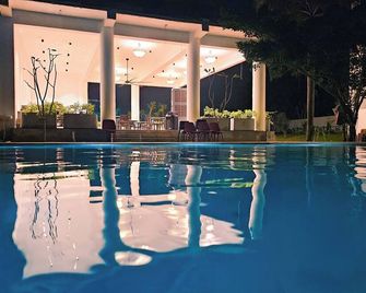 Madras Chronicle Bay Resort & Spa - Mahabalipuram - Pool