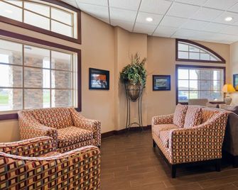 Crossroads Hotel & Event Center - Fort Dodge - Lobby