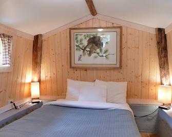 Trail Shop Inn - Wapiti - Bedroom