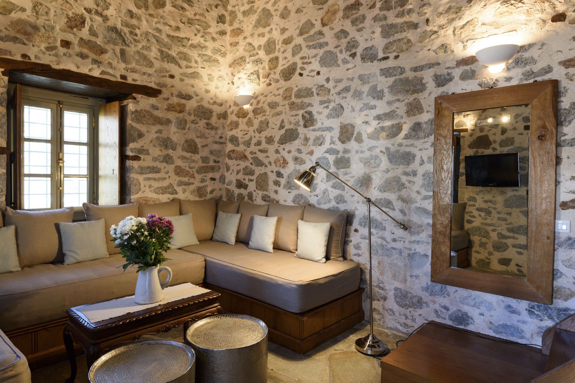 Cotommatae Hydra 1810 - Hydra - סלון