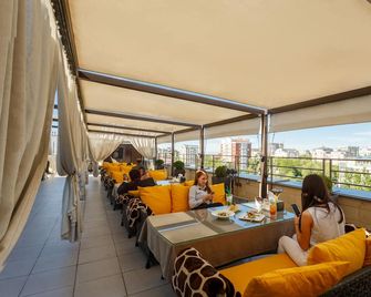 Ambassador Hotel - Biszkek - Balkon