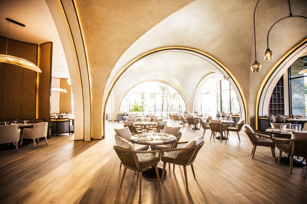 فينبيرل ريزورت آند غولف نام هوي آن - هوي ان - مطعم