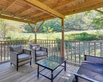 Peaceful & Private! Pet-friendly Williamsburg Home - Вільямсбург - Балкон