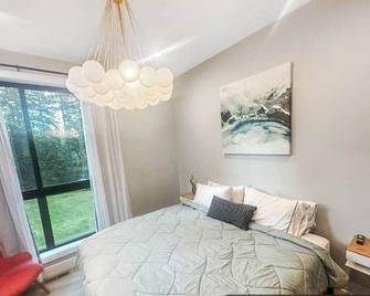 Modern Lakeview Aud Studio W/Private Patio & Ktn - Woodinville - Bedroom
