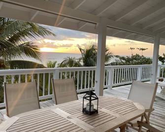 Luxury waterfront villa overlooking the Sea of Abaco w/ dock and lots of privacy - Marsh Harbour - Balcón