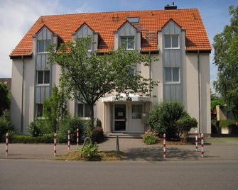 메세호텔 메디치 - 뒤셀도르프 - 건물