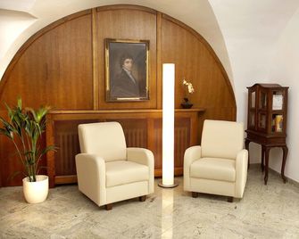 Hotel Metamorphis - Prag - Lobby
