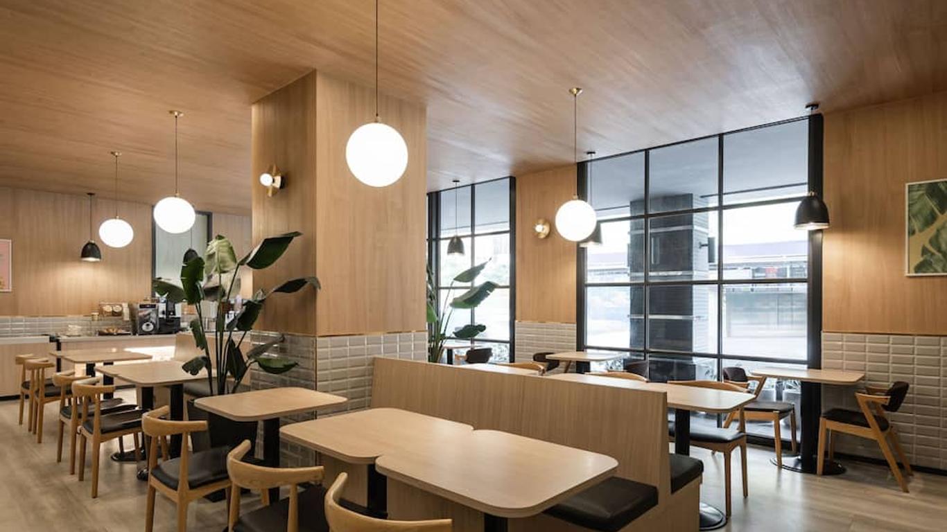 Kindness Hotel - Jhong Jheng