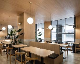 Kindness Hotel - Jhong Jheng - קאושיונג - מסעדה